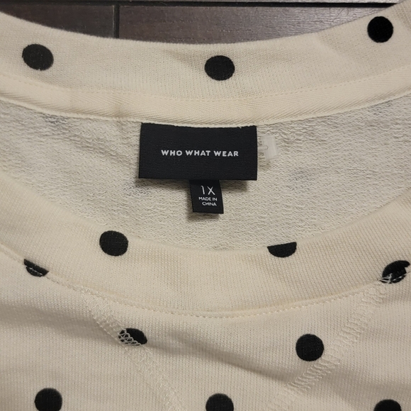 Who What Wear Black and White Polka Dot Short Sleeve Shirt - Picture 3 of 4